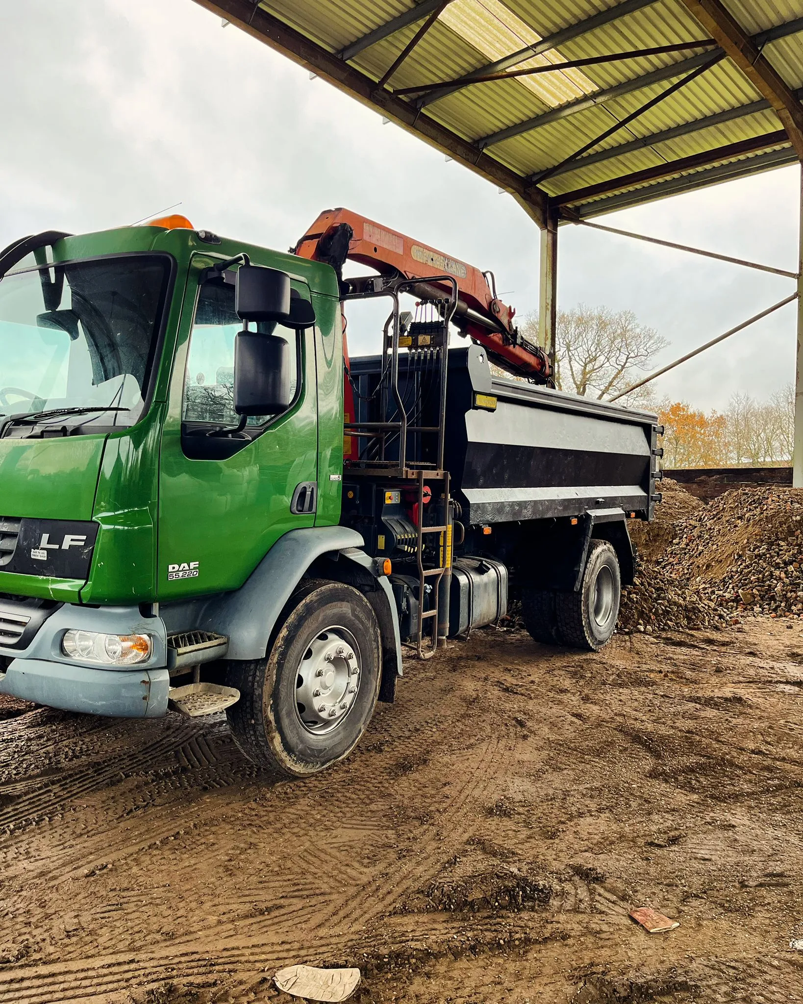 grab lorry lifting 